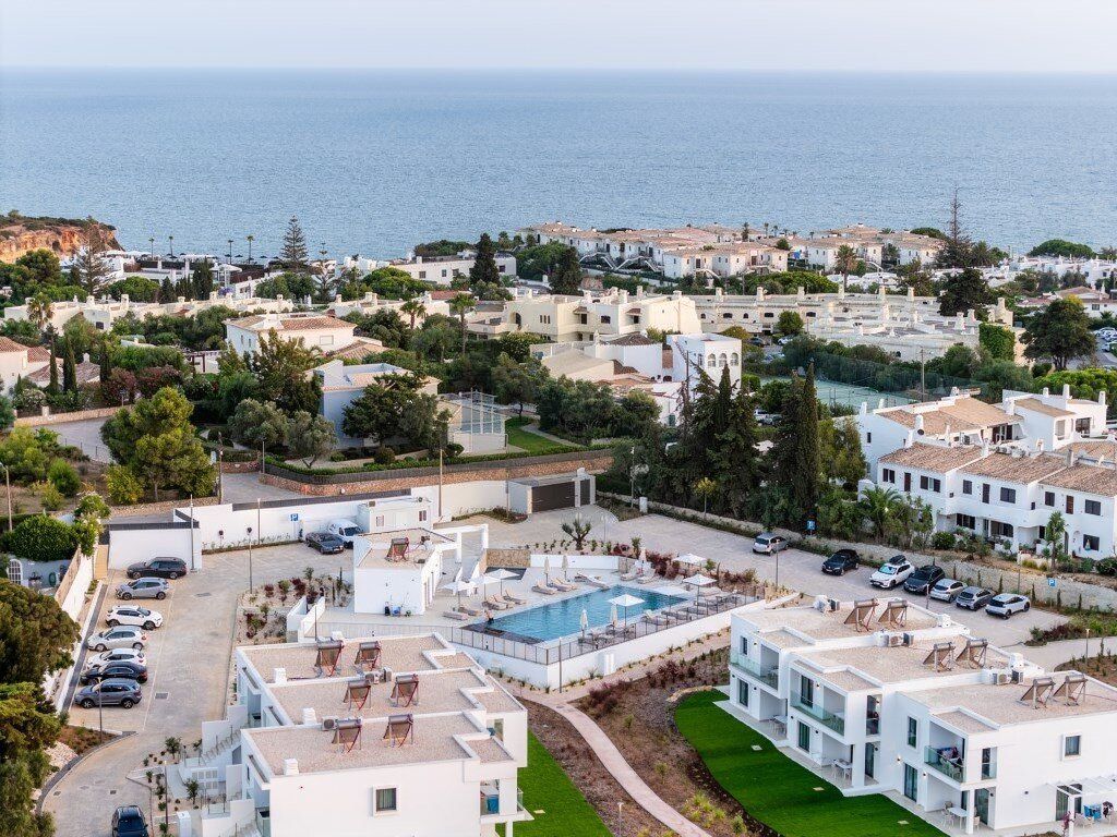 Property photo 1 of 55 Fully Furnished Luxury 3 Bedroom Flat Just 750 Meters From Carvoeiro Beach.