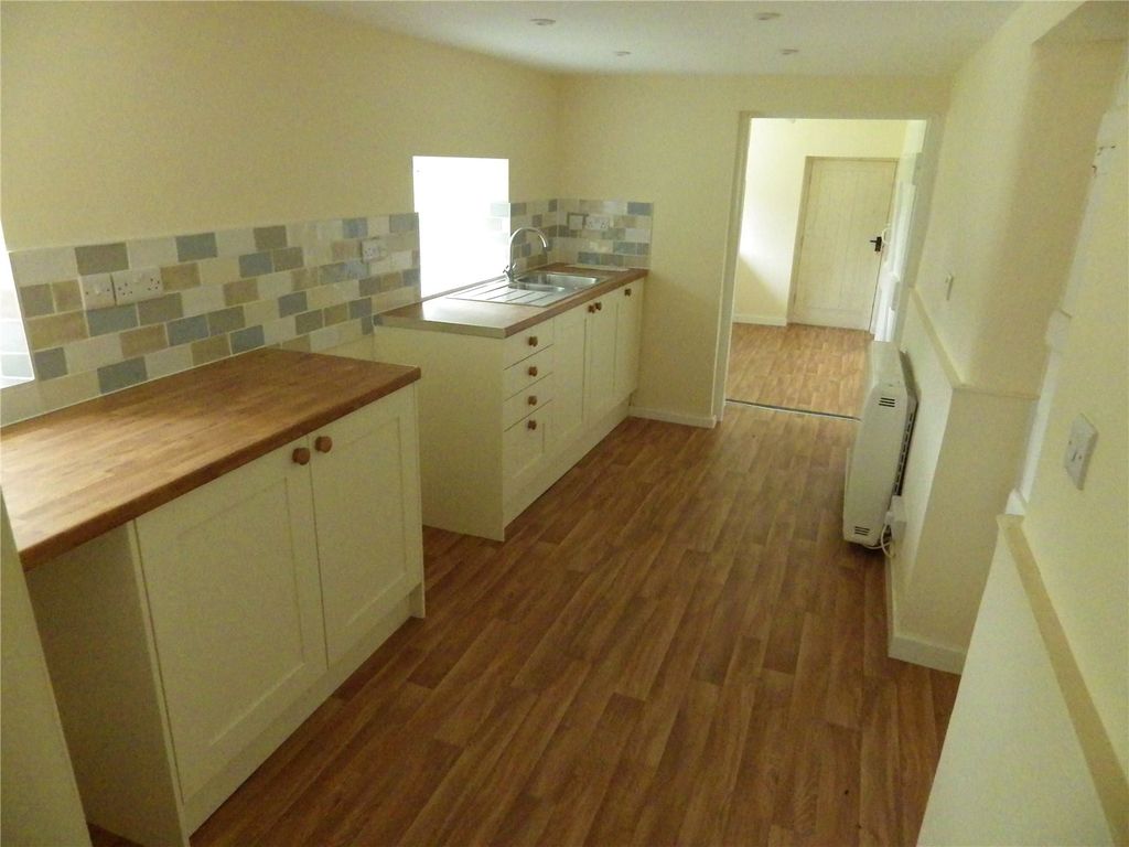 Property photo 2 of 12 Picture No. 04
