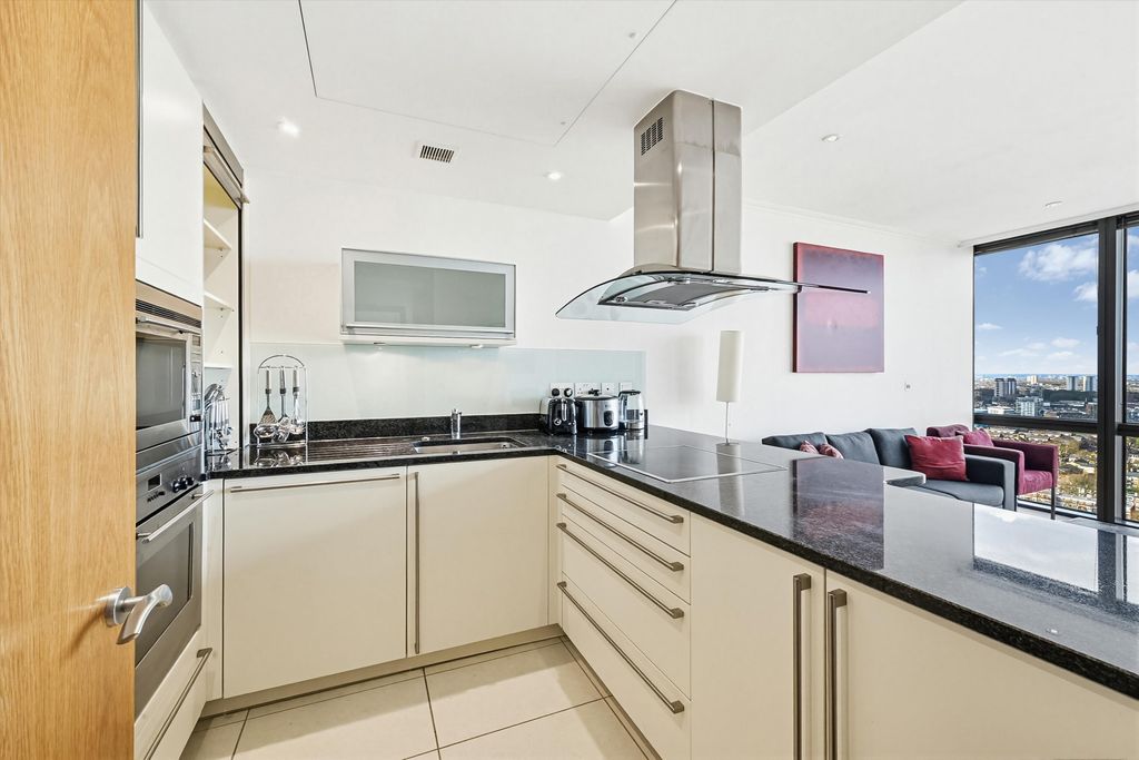 Property photo 2 of 12 Image