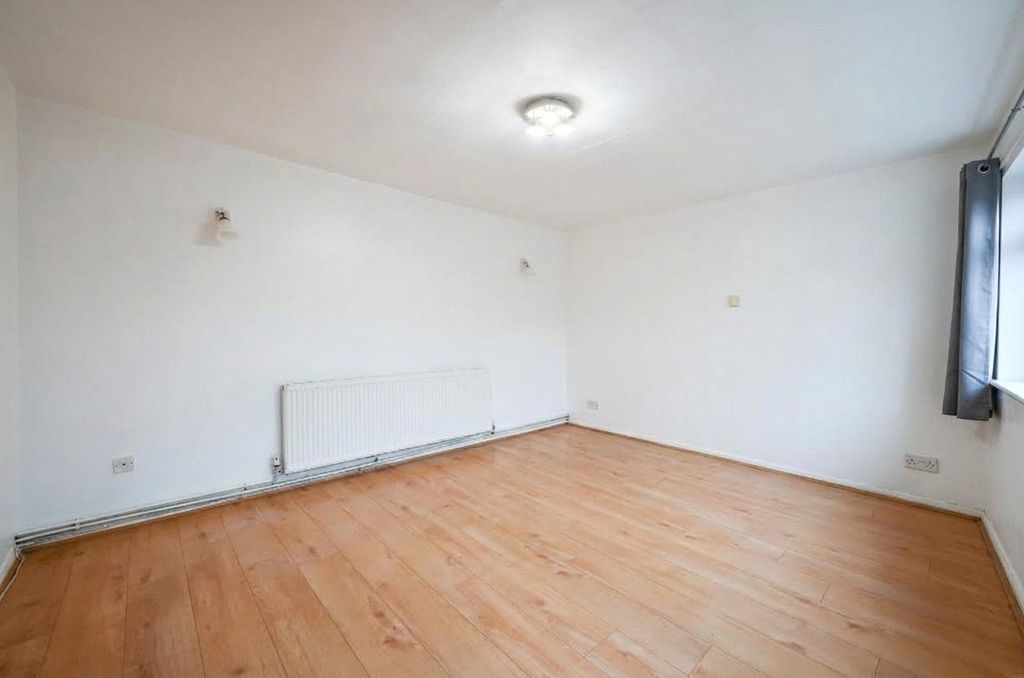 Property photo 3 of 11 Picture No. 01