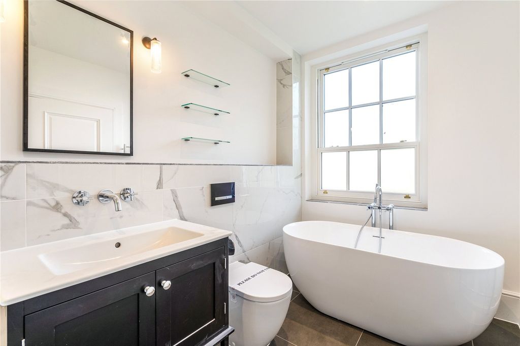 Property photo 2 of 23 Plot 3 Bathroom