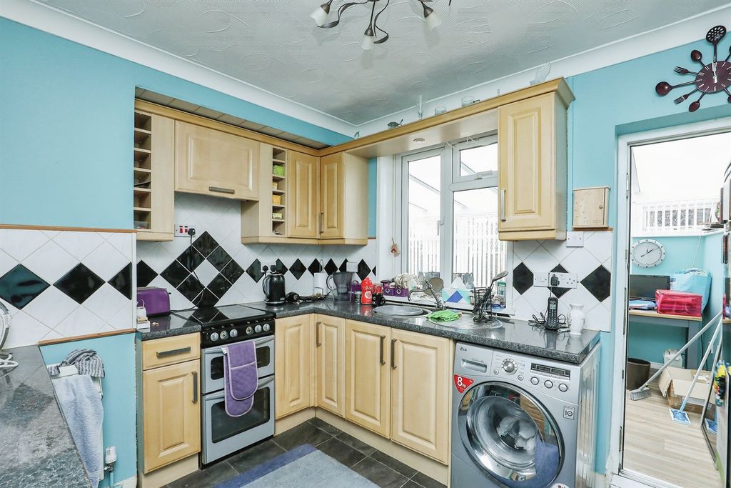 Property photo 3 of 15