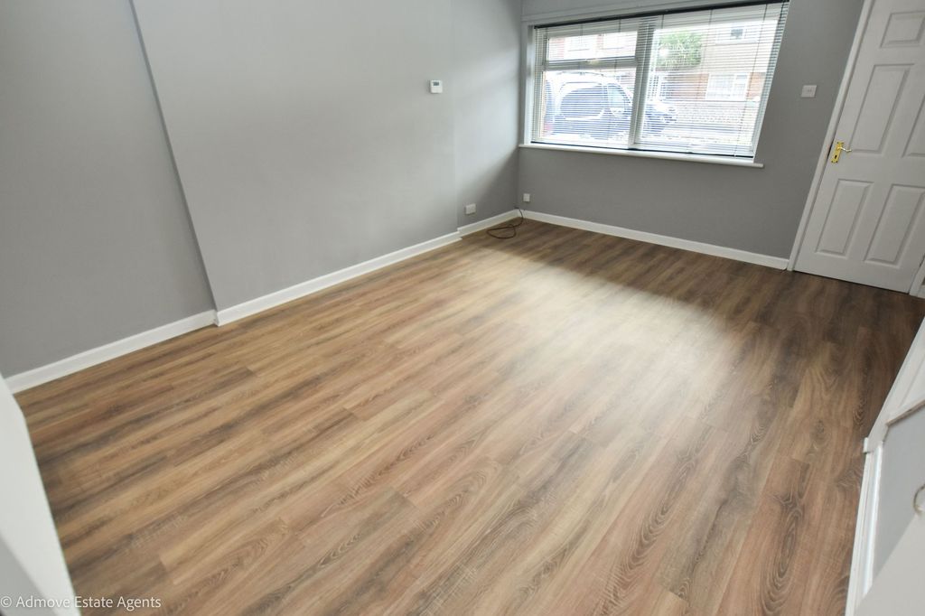 Property photo 3 of 13 Photo 7