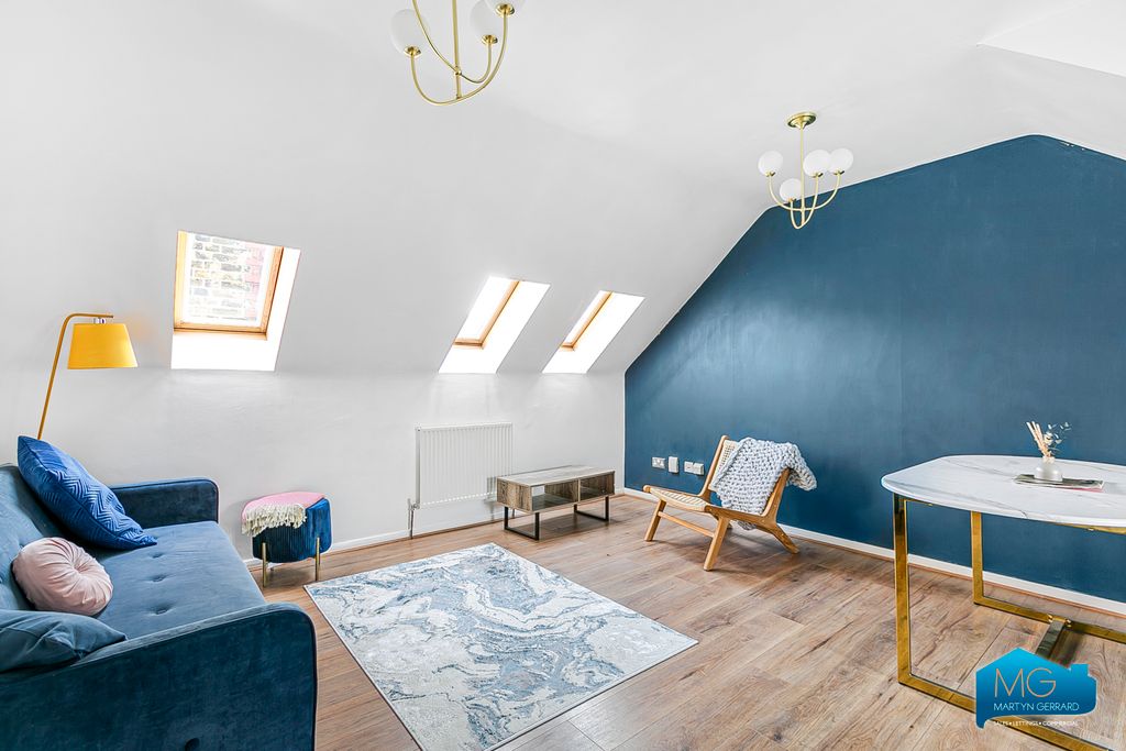 Property photo 2 of 17 Picture No. 03