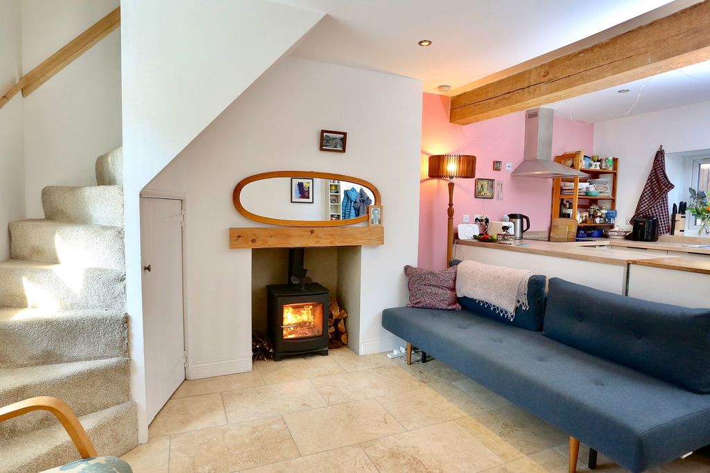 Property photo 3 of 31