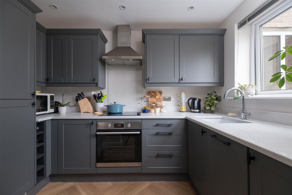 Property photo 2 of 20 Untitled (4 Of 13).Jpg