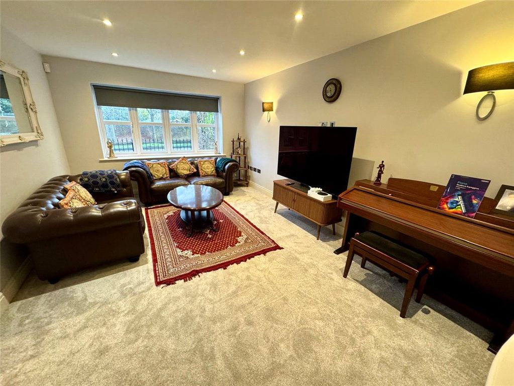 Property photo 3 of 19 Picture No. 34