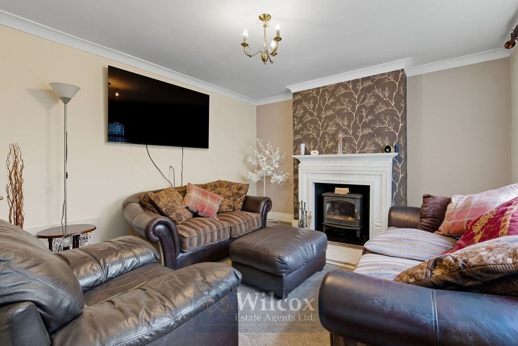 Property photo 2 of 22