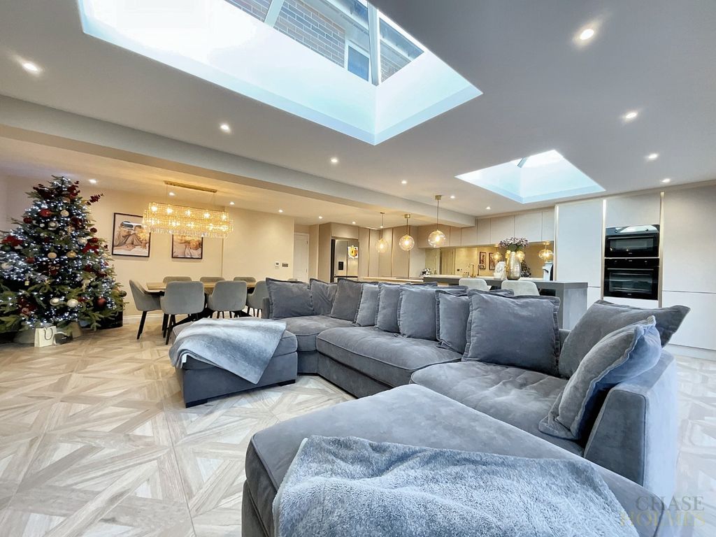 Property photo 3 of 35 4705225