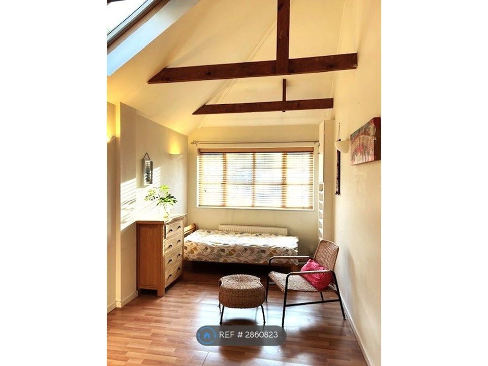 Property photo 1 of 6 Fully Furnished Room