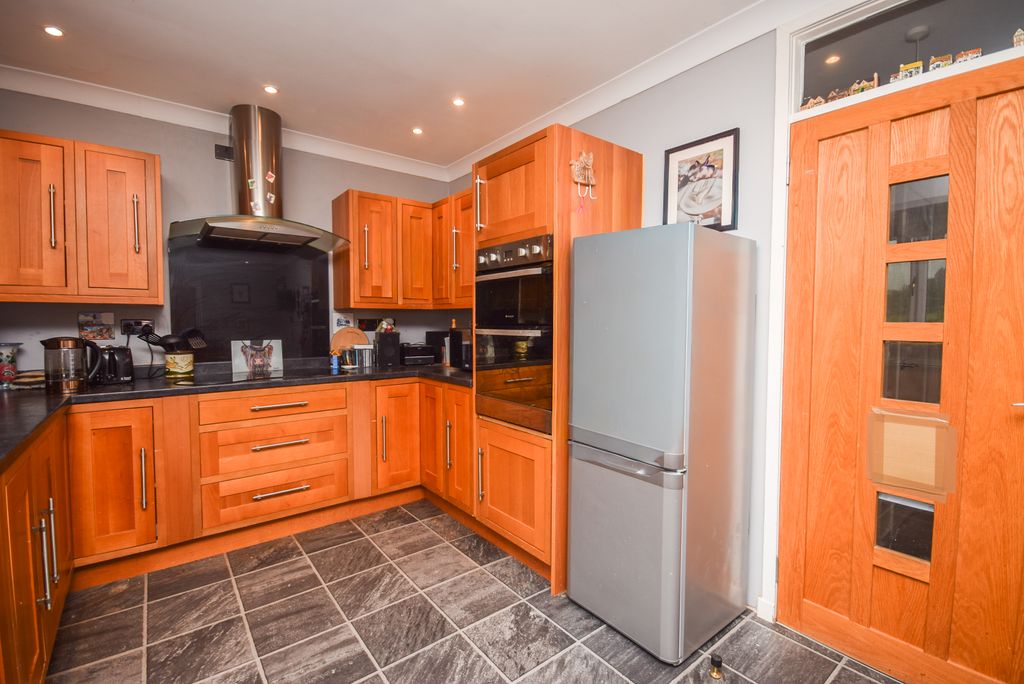 Property photo 3 of 20 Dsc_0010