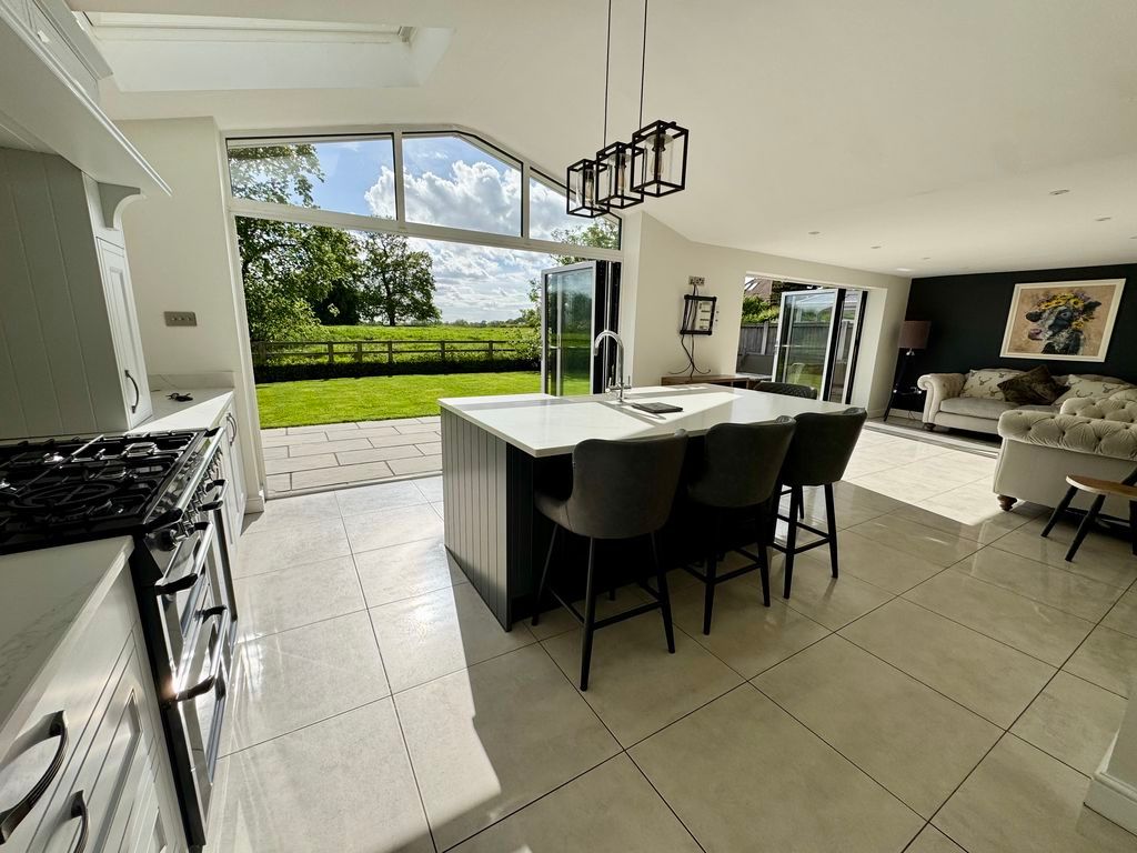 Property photo 2 of 39 Open Plan Living