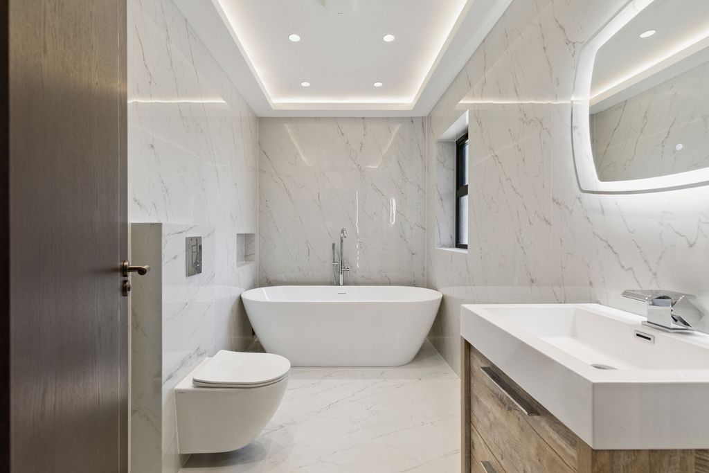 Additional image 20 of 5 bed detached house for salePipers Pipers Green Lane, Edgware HA8