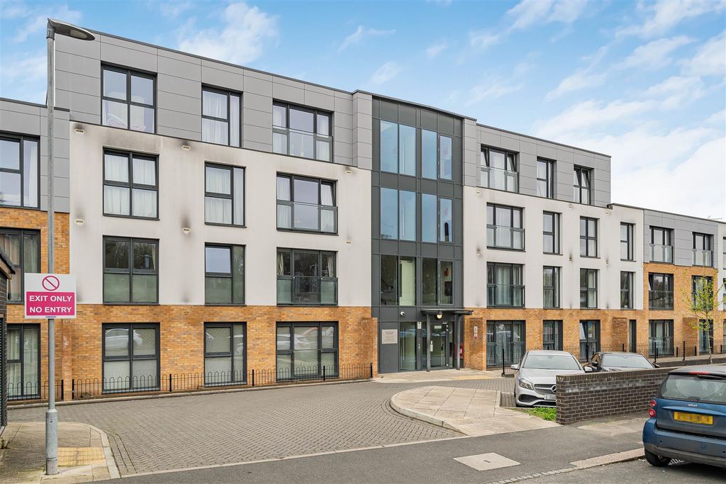 Property photo 1 of 12 Front