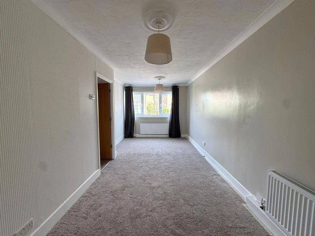 Property photo 3 of 7 Picture No. 06