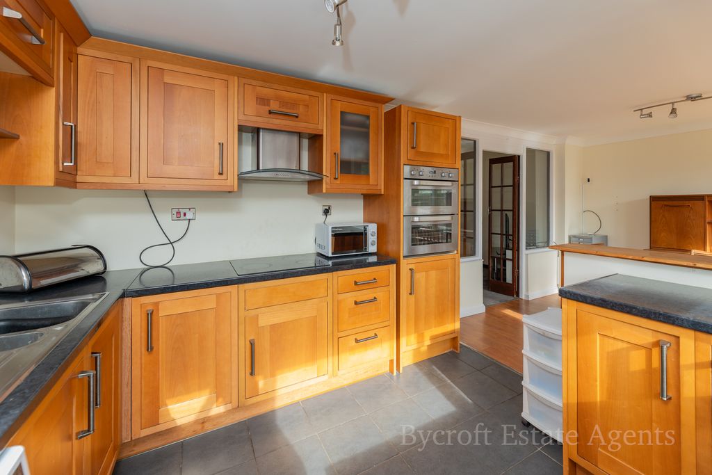 Property photo 3 of 13