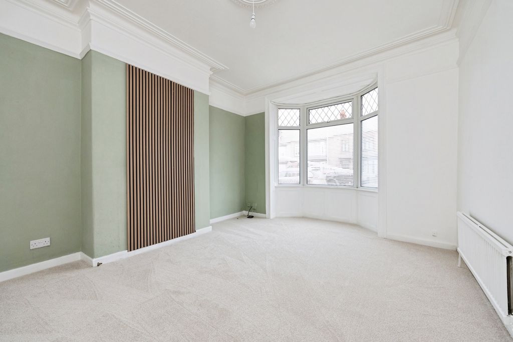 Property photo 3 of 19 Pbox-Img.Jpg