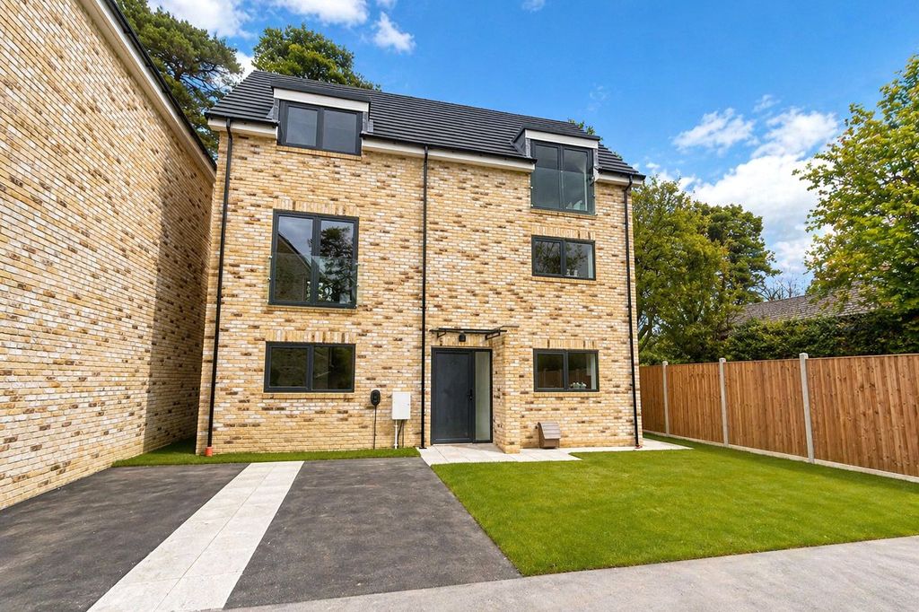 Property photo 1 of 18 Picture No. 10