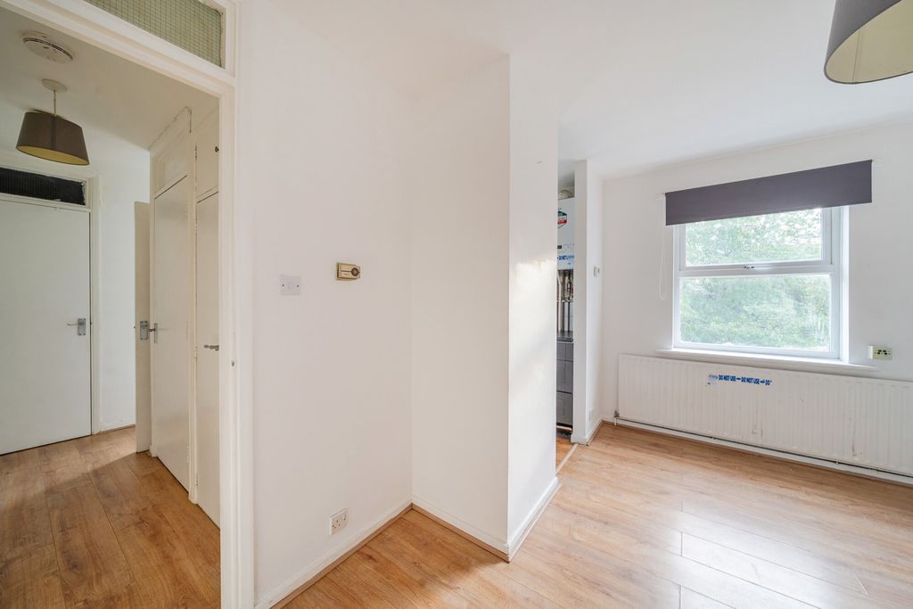 Property photo 2 of 9 1515917-6-1A0683A...