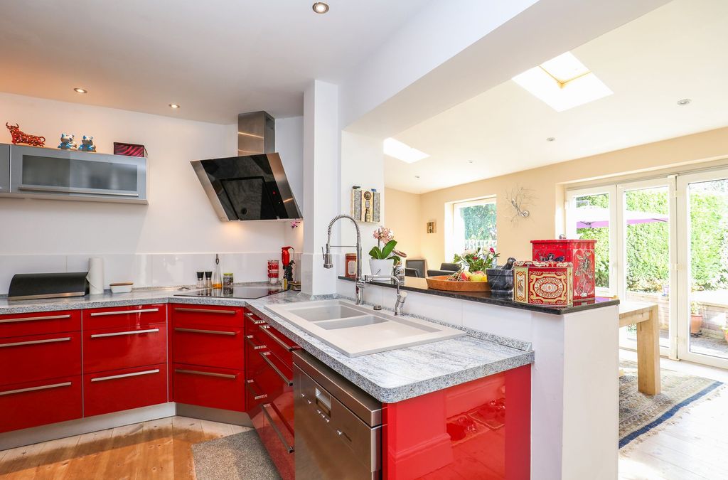 Property photo 1 of 25