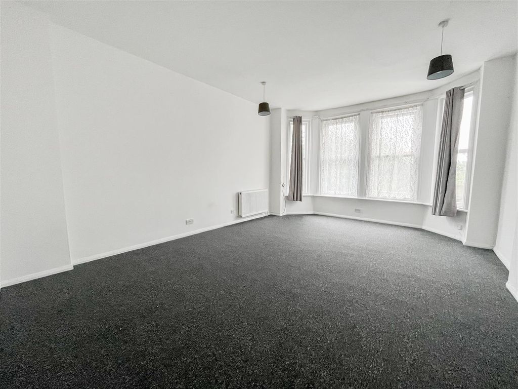 Property photo 3 of 14 13-Img_8798.Jpg