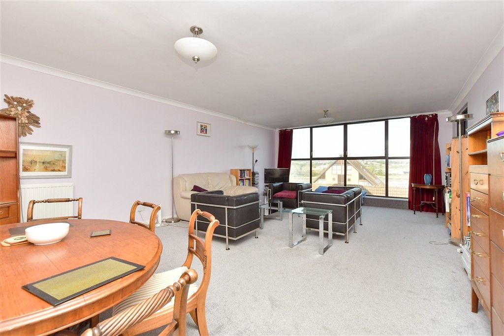 Property photo 3 of 15 Lounge/Diner