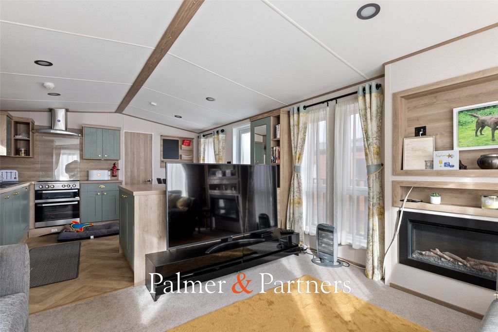 Property photo 3 of 14 Picture No. 05