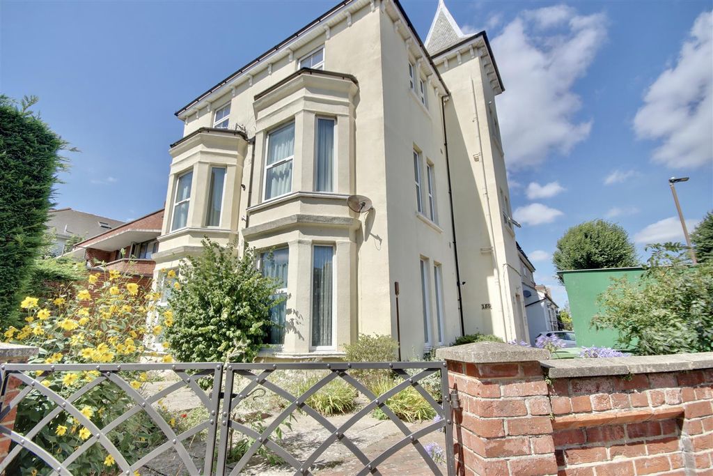 Property photo 1 of 9 76F4F671-6857-4A5B-A61F-F134D26Fb5D0_1_201_A.Jpeg