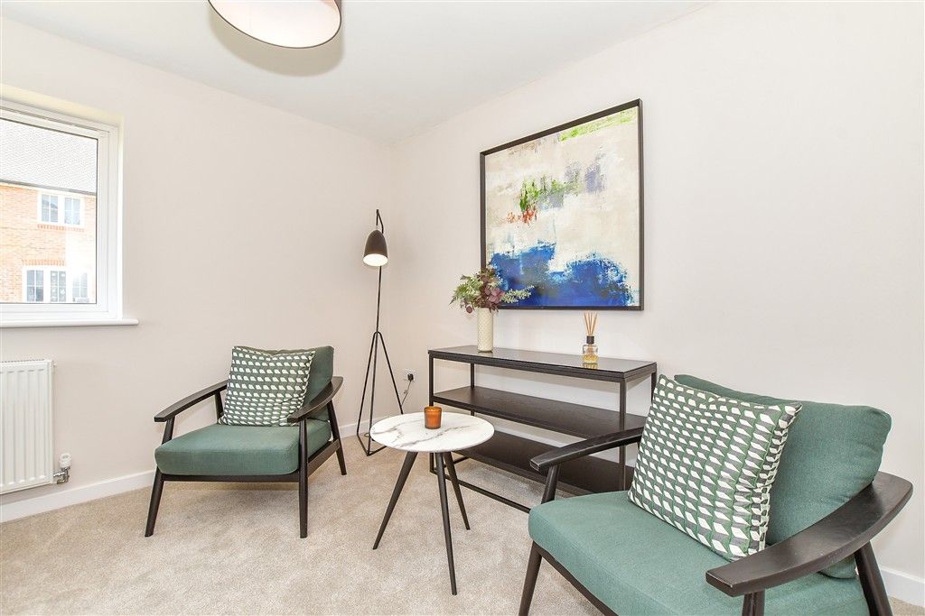 Property photo 3 of 12 Lounge