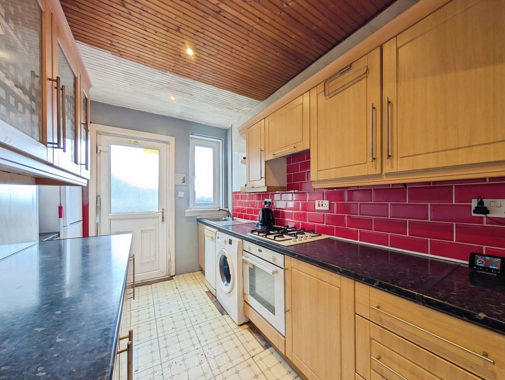 Property photo 3 of 20 Kitchen