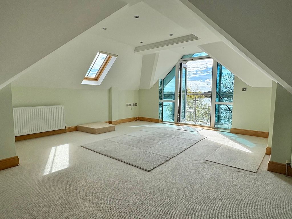 Property photo 3 of 29