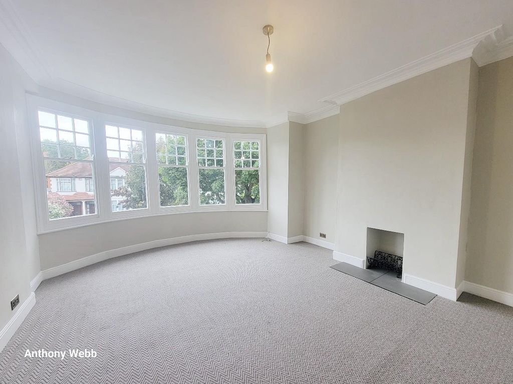 Property photo 1 of 12 Living Room