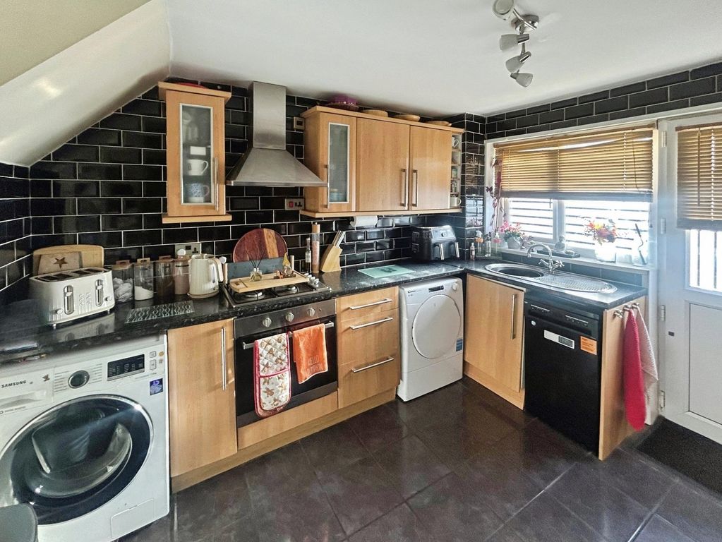 Property photo 2 of 8 Picture No. 05