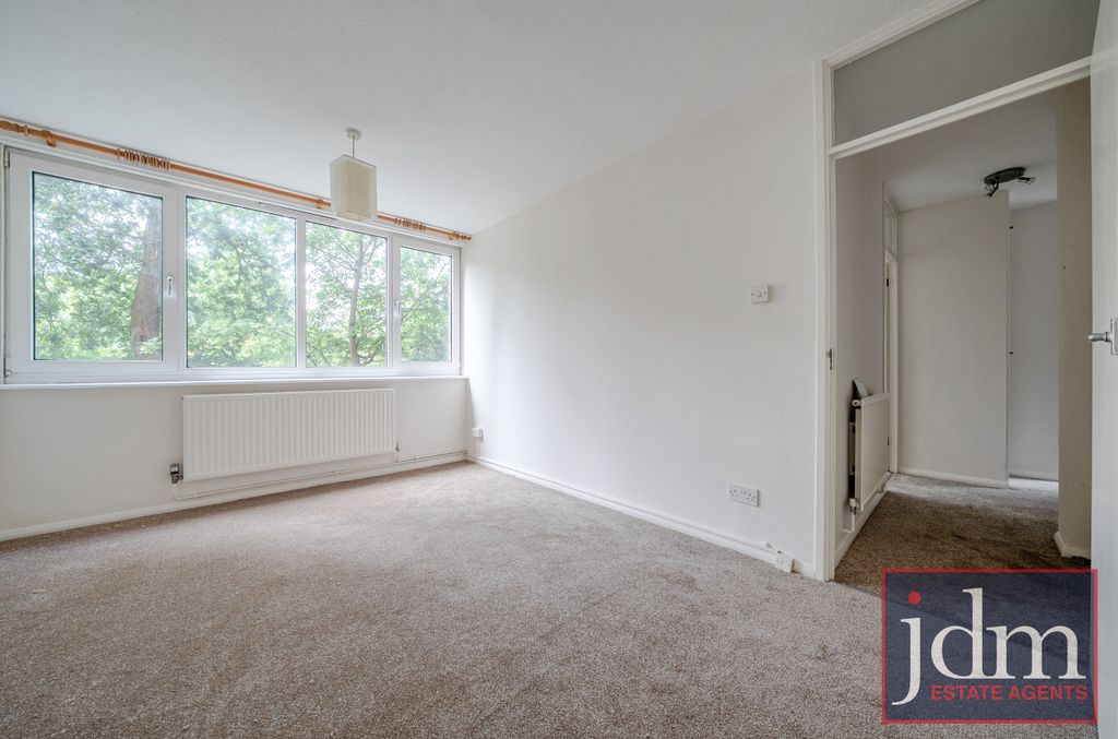 Property photo 3 of 13 cc46B853-B358-48c...