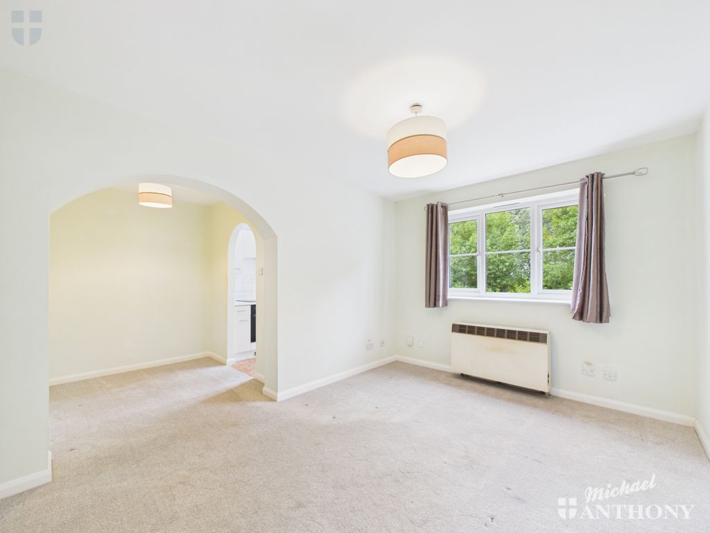 Property photo 3 of 10 Cam03218G0-Pr1049-Still009