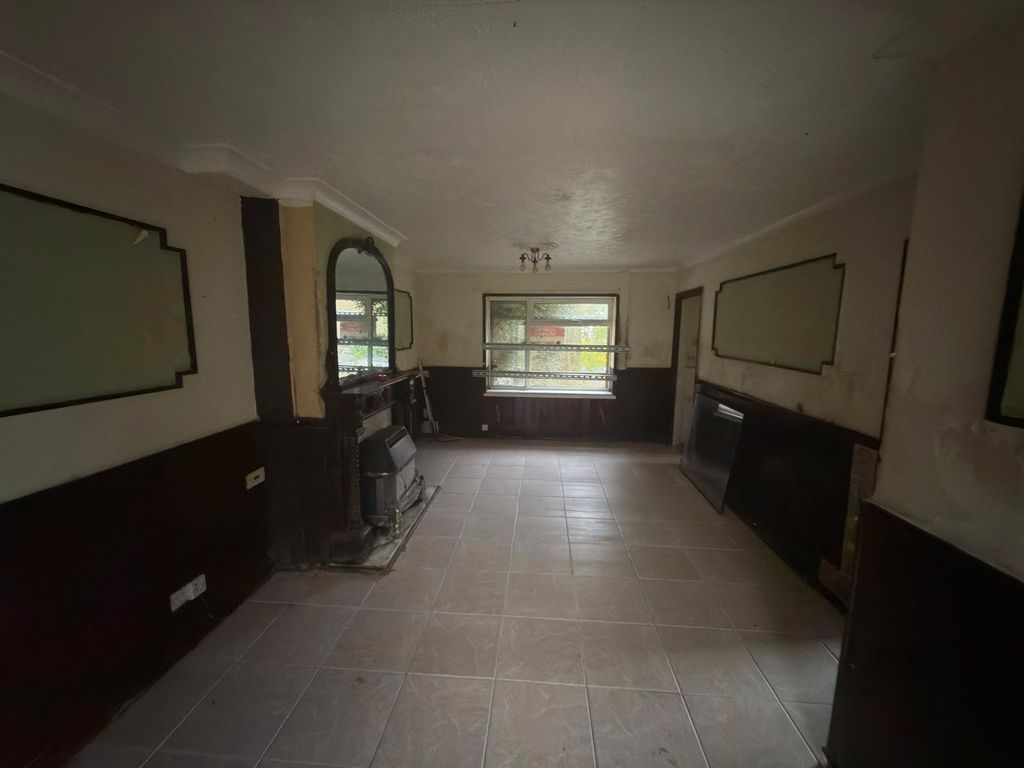 Property photo 2 of 11 Picture No. 12