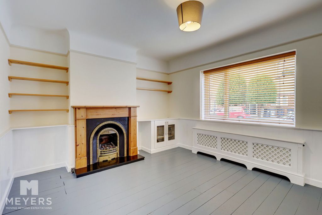 Property photo 2 of 35