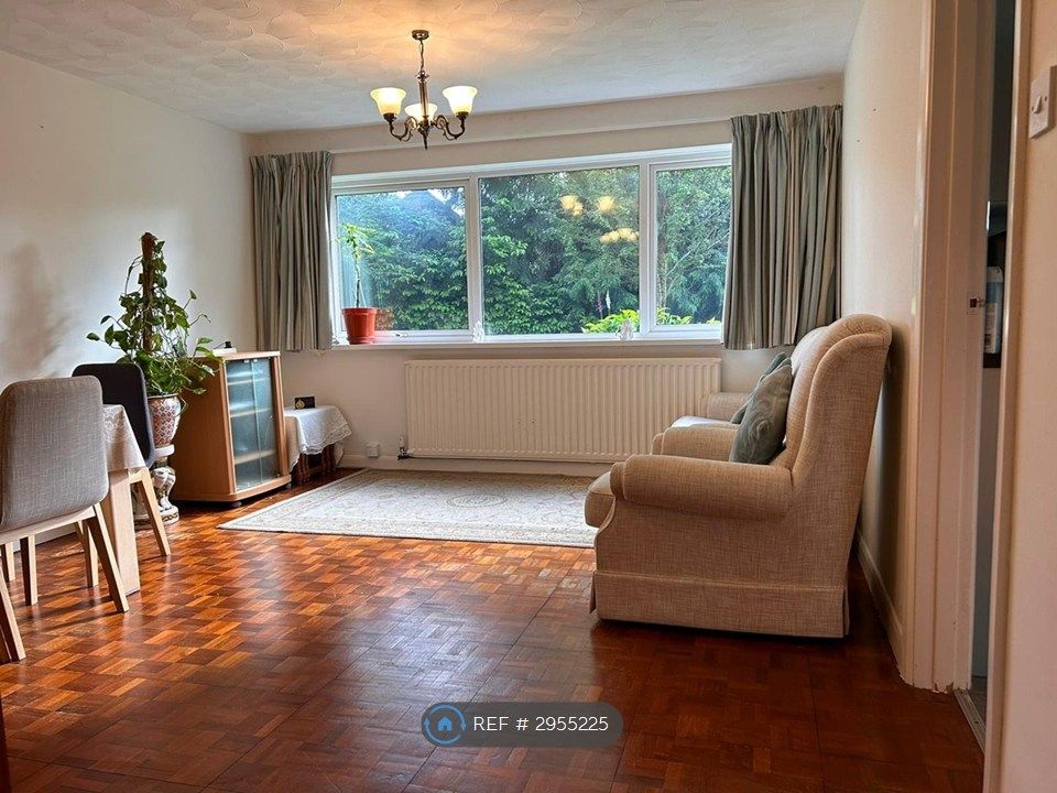 Property photo 1 of 11 Living Room