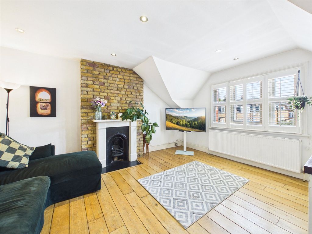 Property photo 2 of 7 Picture No. 11