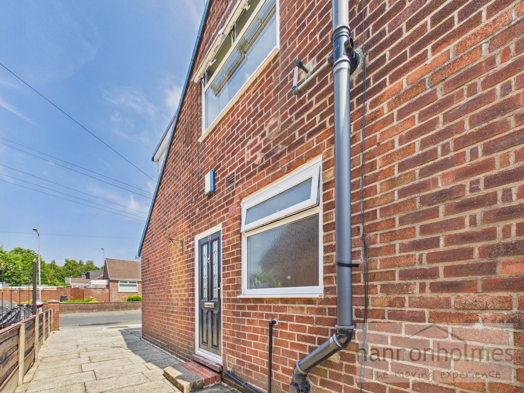 Property photo 2 of 40 Cam05283G0-Pr0200-Still002