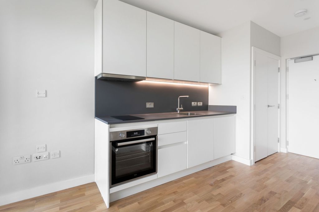 Property photo 1 of 10 Kitchen (Example)