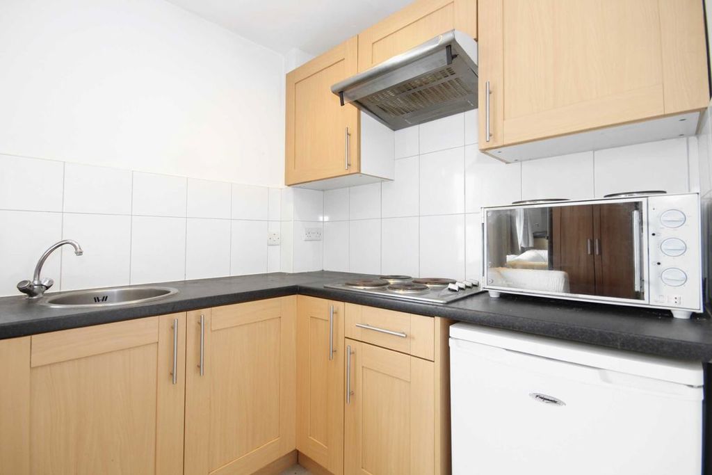 Property photo 2 of 3