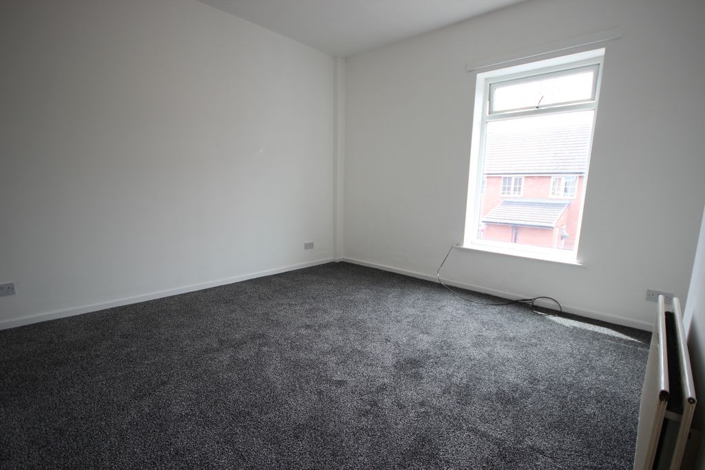 Property photo 2 of 16 Kitchen