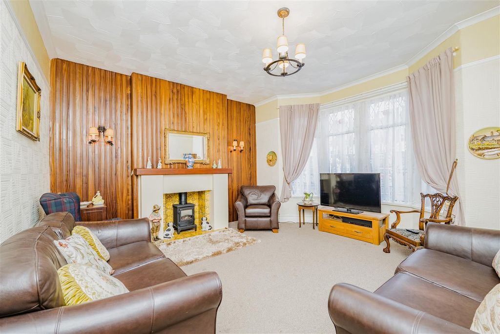 Property photo 2 of 48 P1408880.Jpg