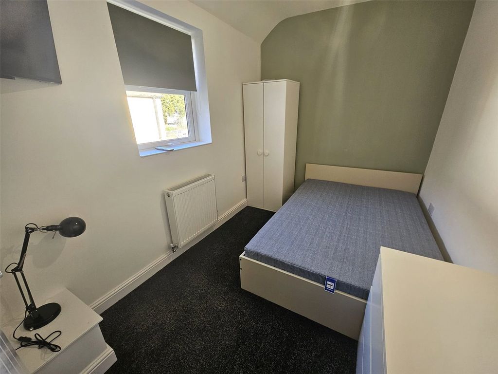 Property photo 2 of 5 Picture No. 04