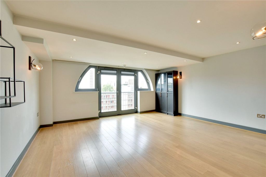Property photo 2 of 13 Picture No. 04