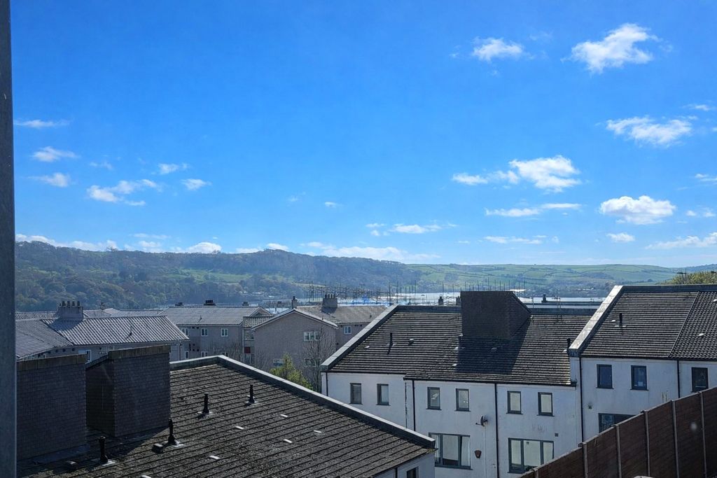 Property photo 2 of 12 Picture No. 24