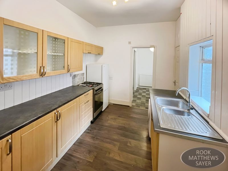 Property photo 3 of 7 Photo 5