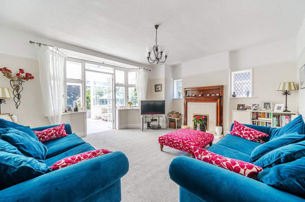Property photo 3 of 19 1483236-11-6A3d40...
