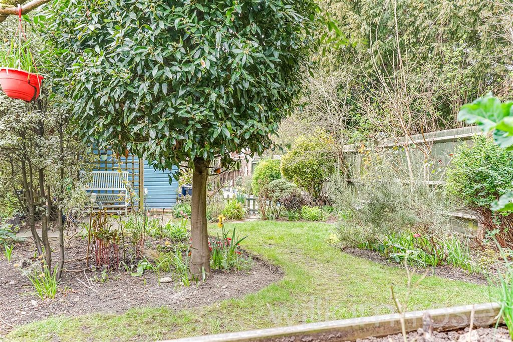 Property photo 2 of 17 Garden.Jpg